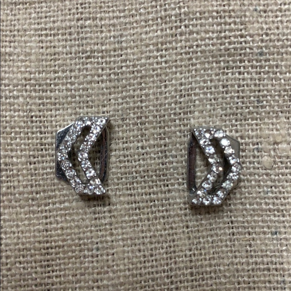 Chevron slide charm